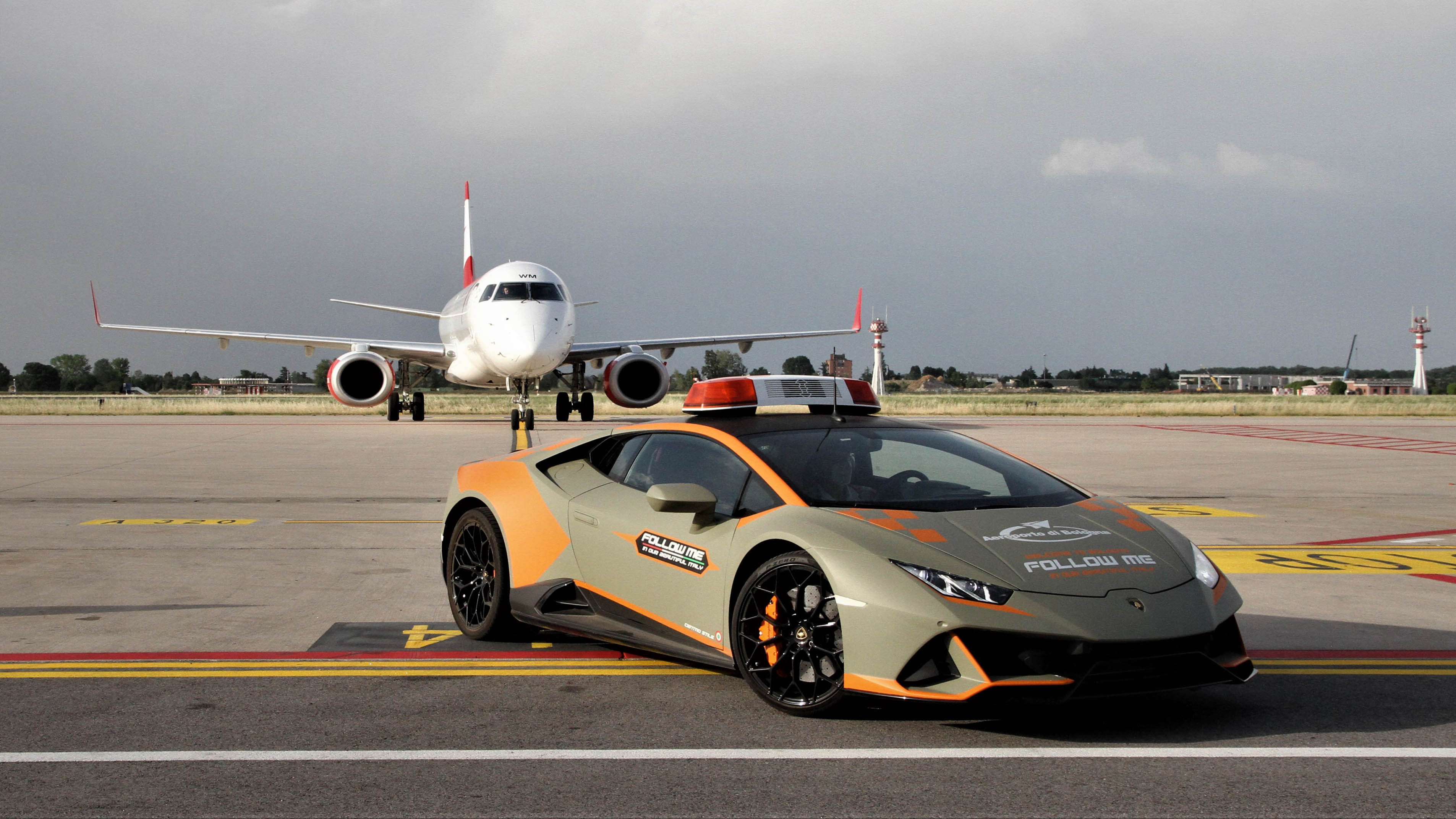 Lamborghini Huracan Evo Bologna Airport