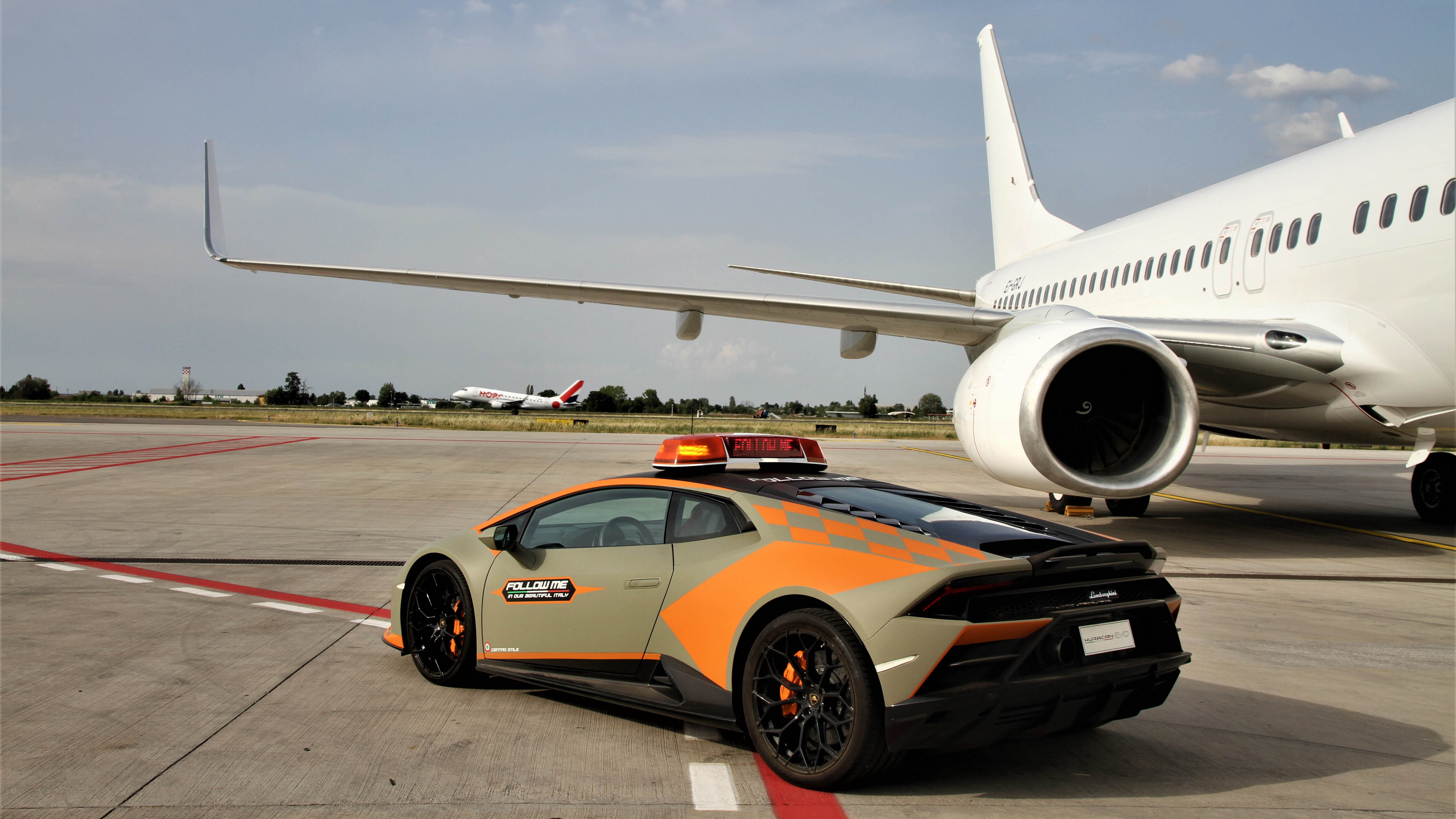 Lamborghini Huracan Evo Bologna Airport