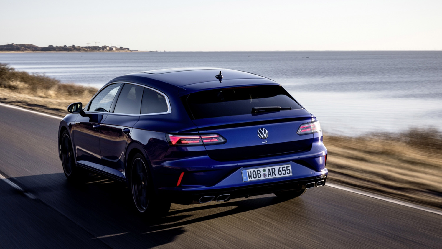 Volkswagen Arteon R Shooting Brake rear dynamic