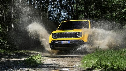 Jeep Renegade water splash