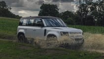 Land Rover Defender P400e PHEV