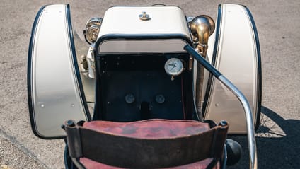 1910 Morgan Runabout interior and controls