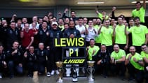 Lewis Hamilton 100 wins team photo