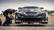 McLaren 720S GT3X jacks