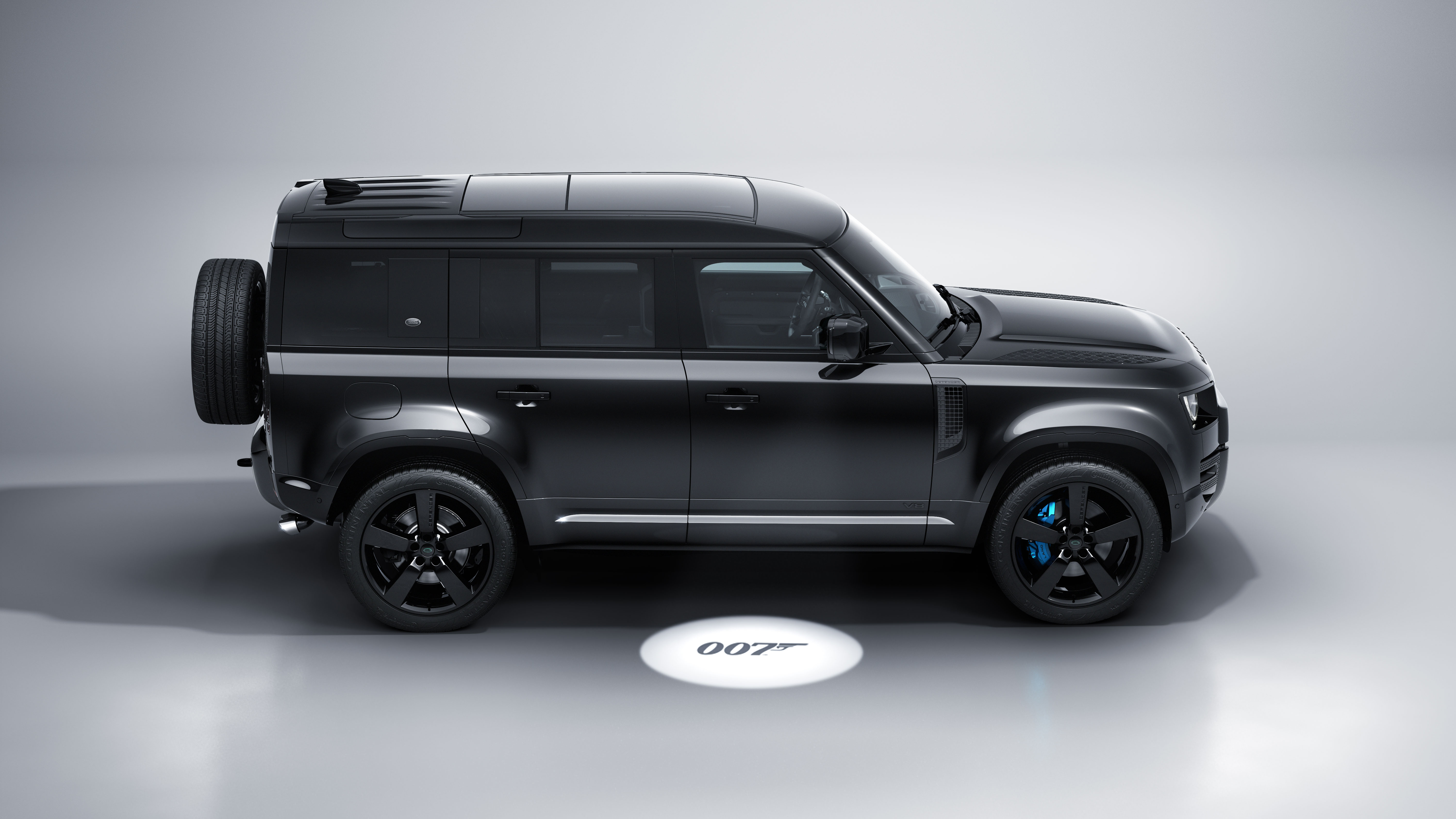 Land Rover Defender V8 Bond Edition