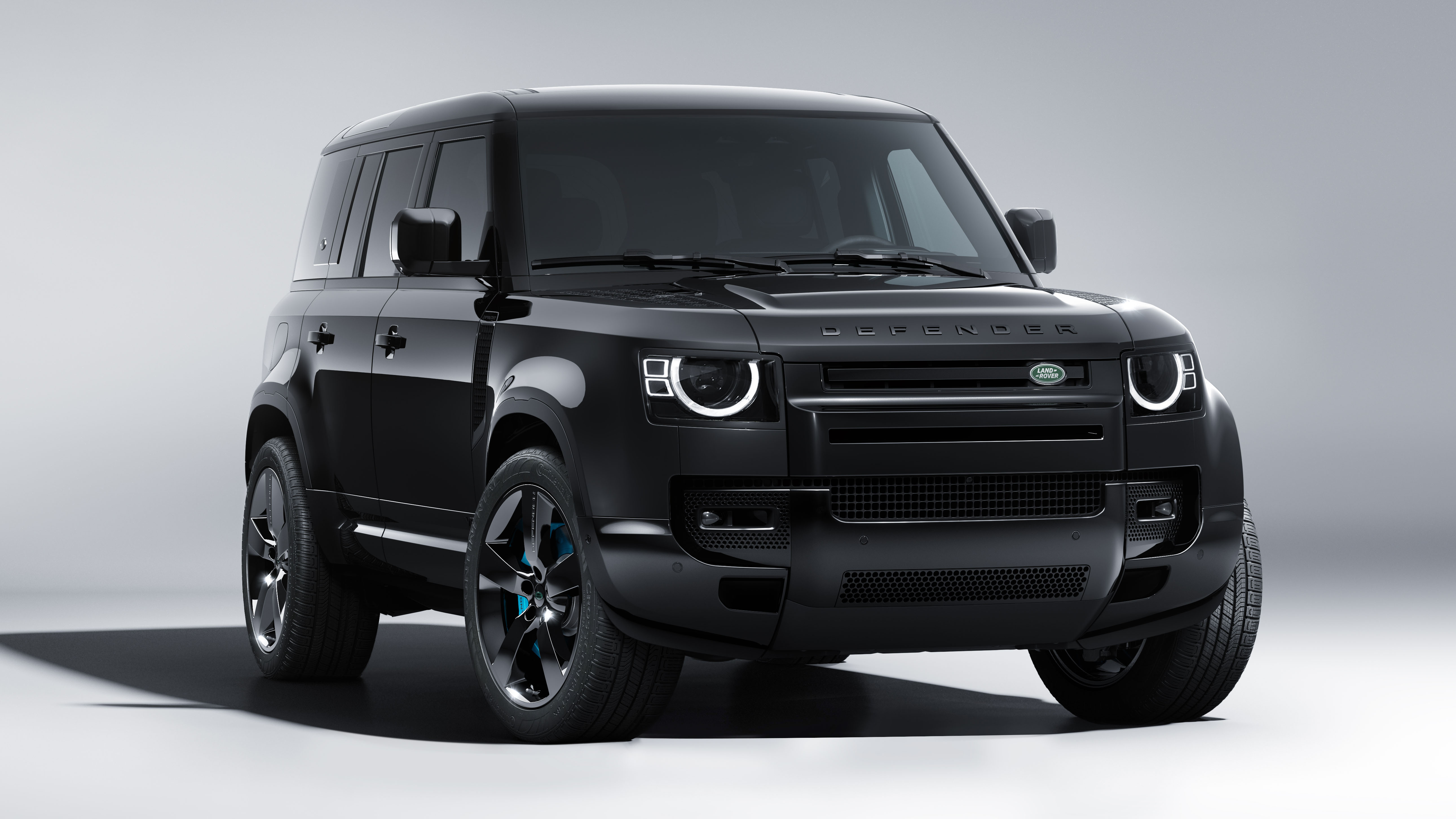 Land Rover Defender V8 Bond Edition