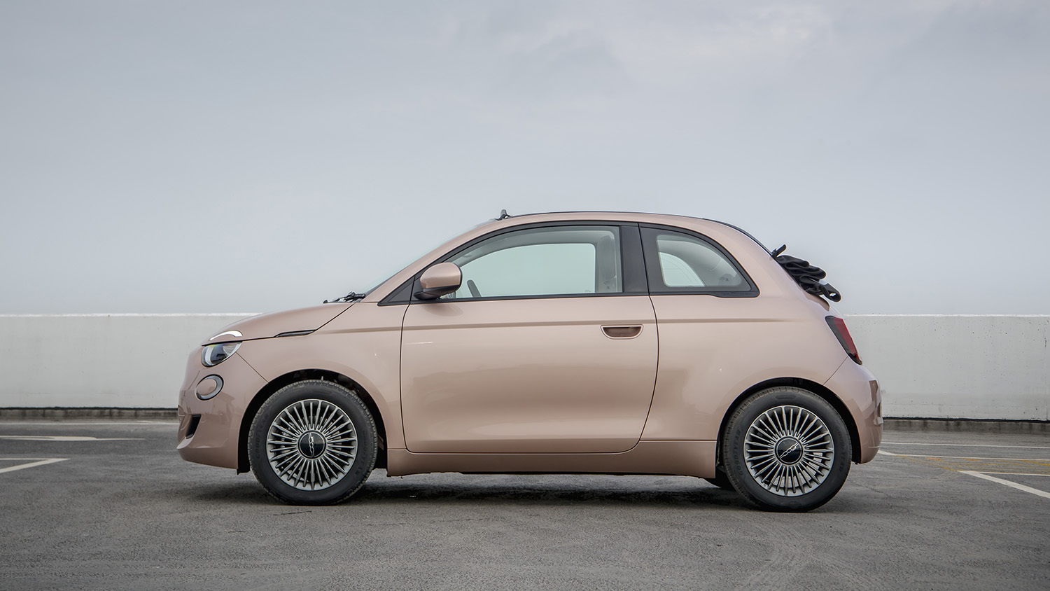 Fiat 500C side view static