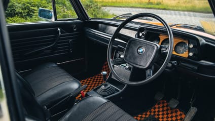 BMW 2002tii interior dashboard