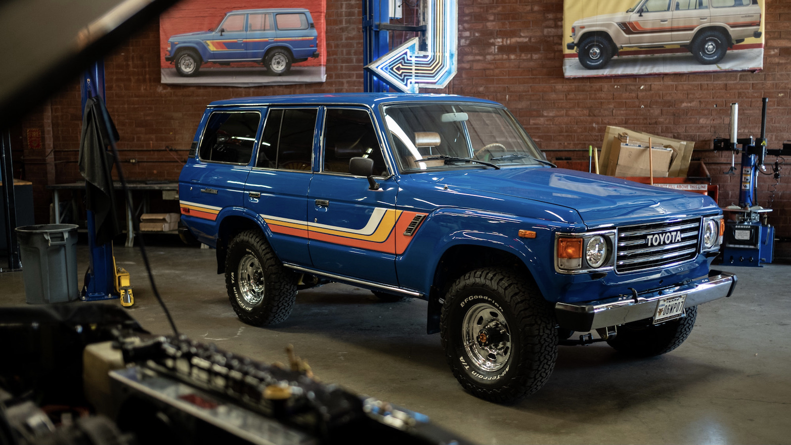 Toyota Land Cruiser FJ60 restomod