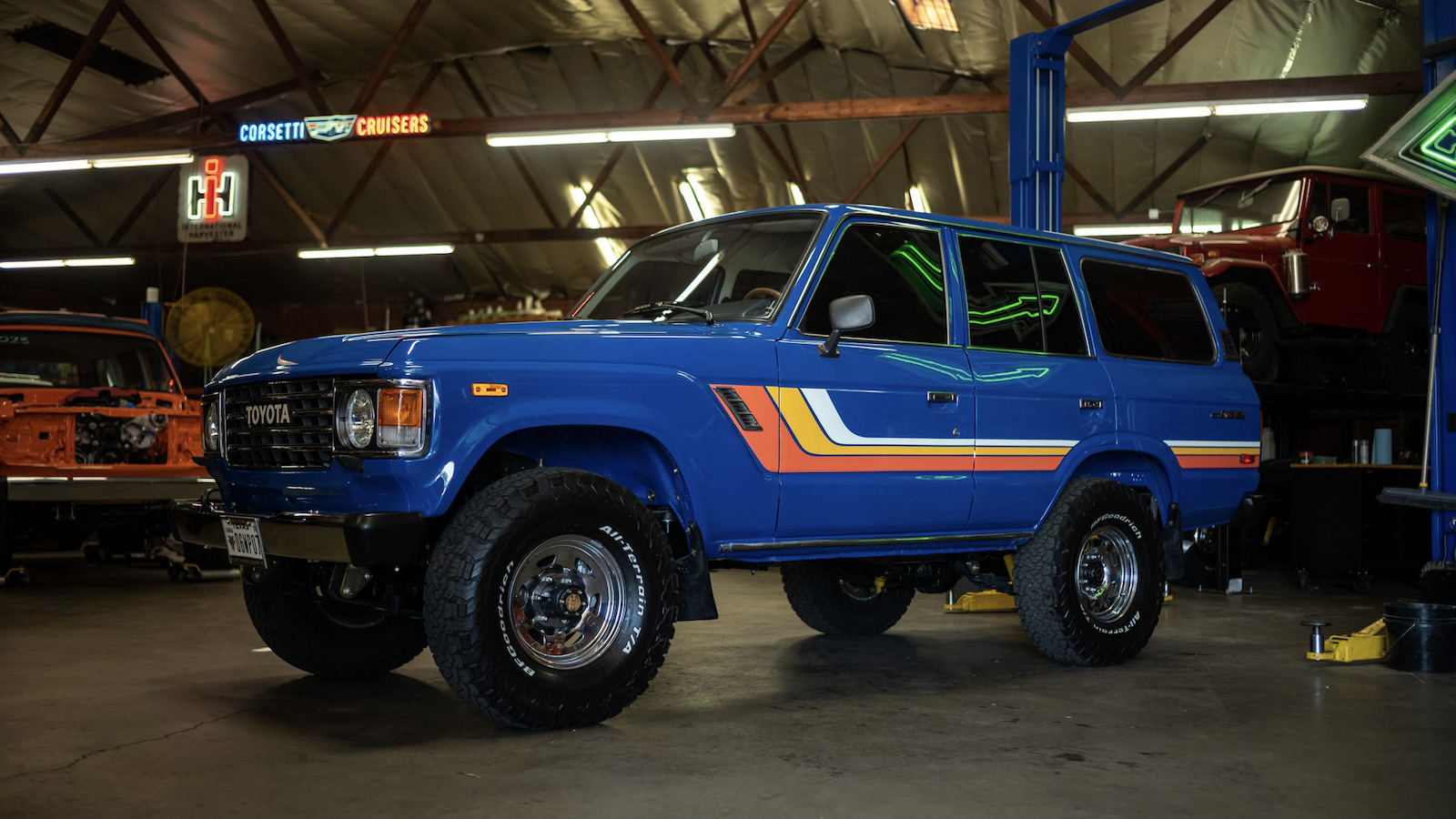 Toyota Land Cruiser FJ60 restomod