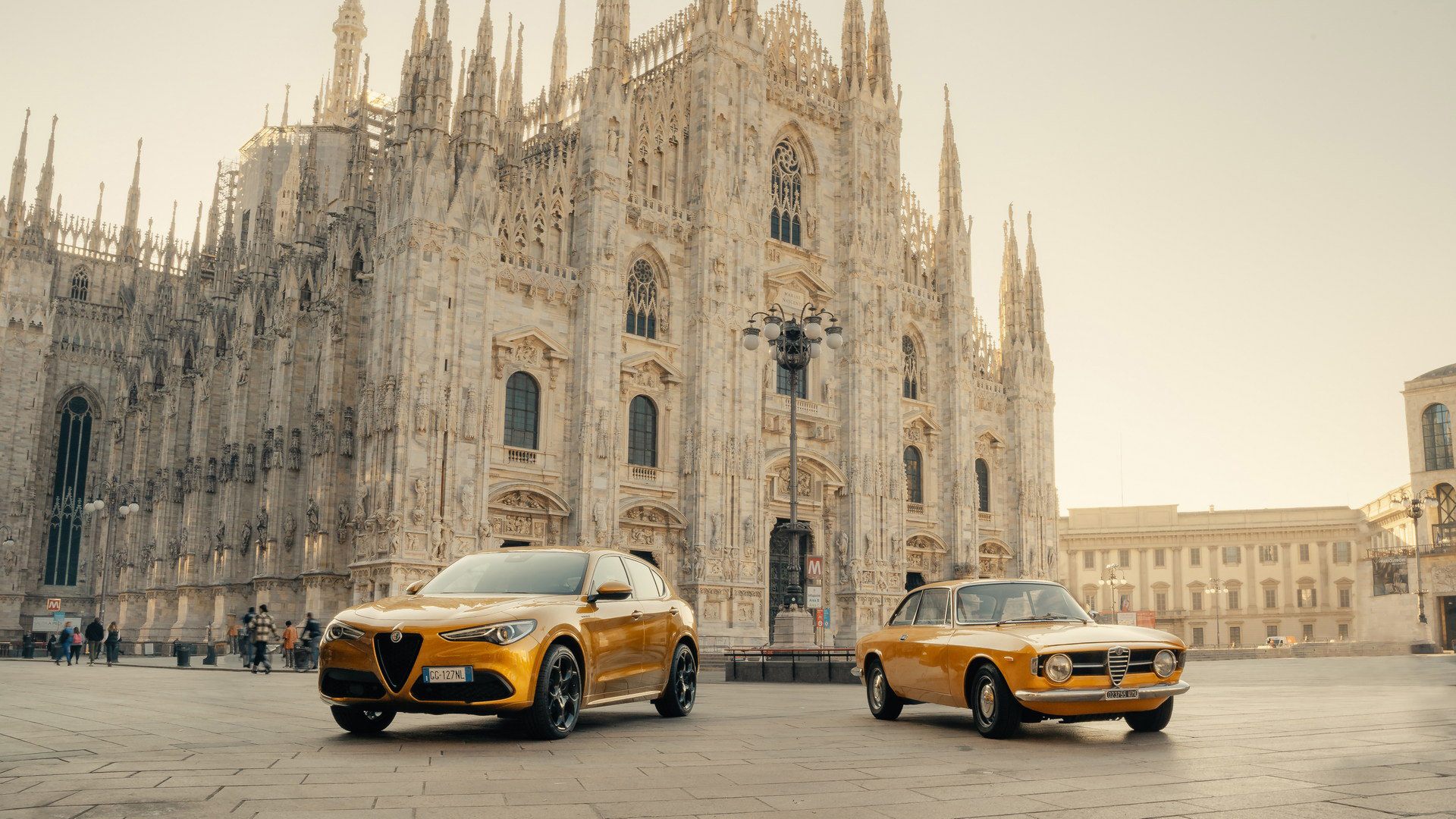 Alfa Romeo Stelvio GT Junior and GT 1300 Junior at Milan Duomo