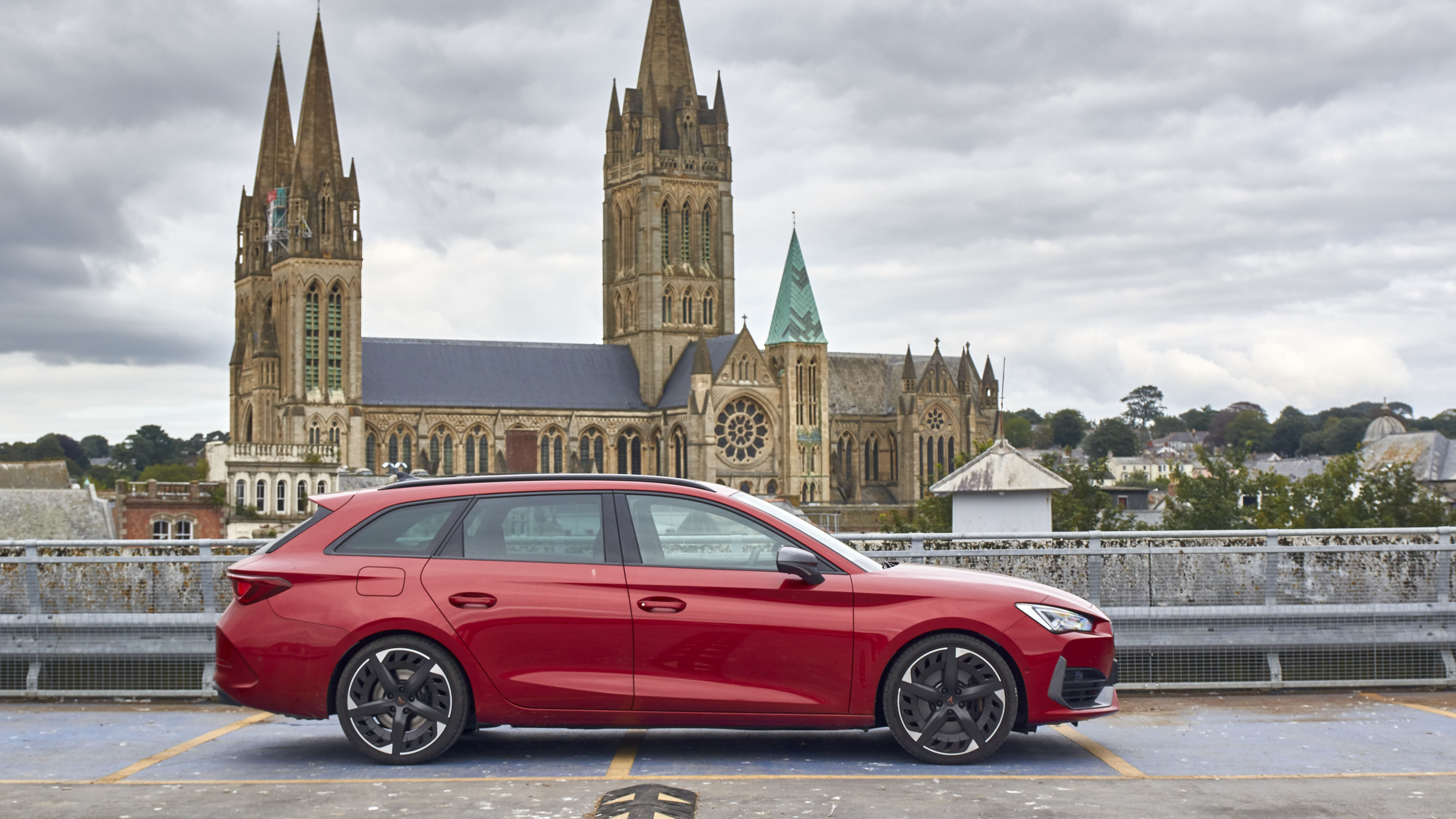 Top Gear Cupra Leon Estate review