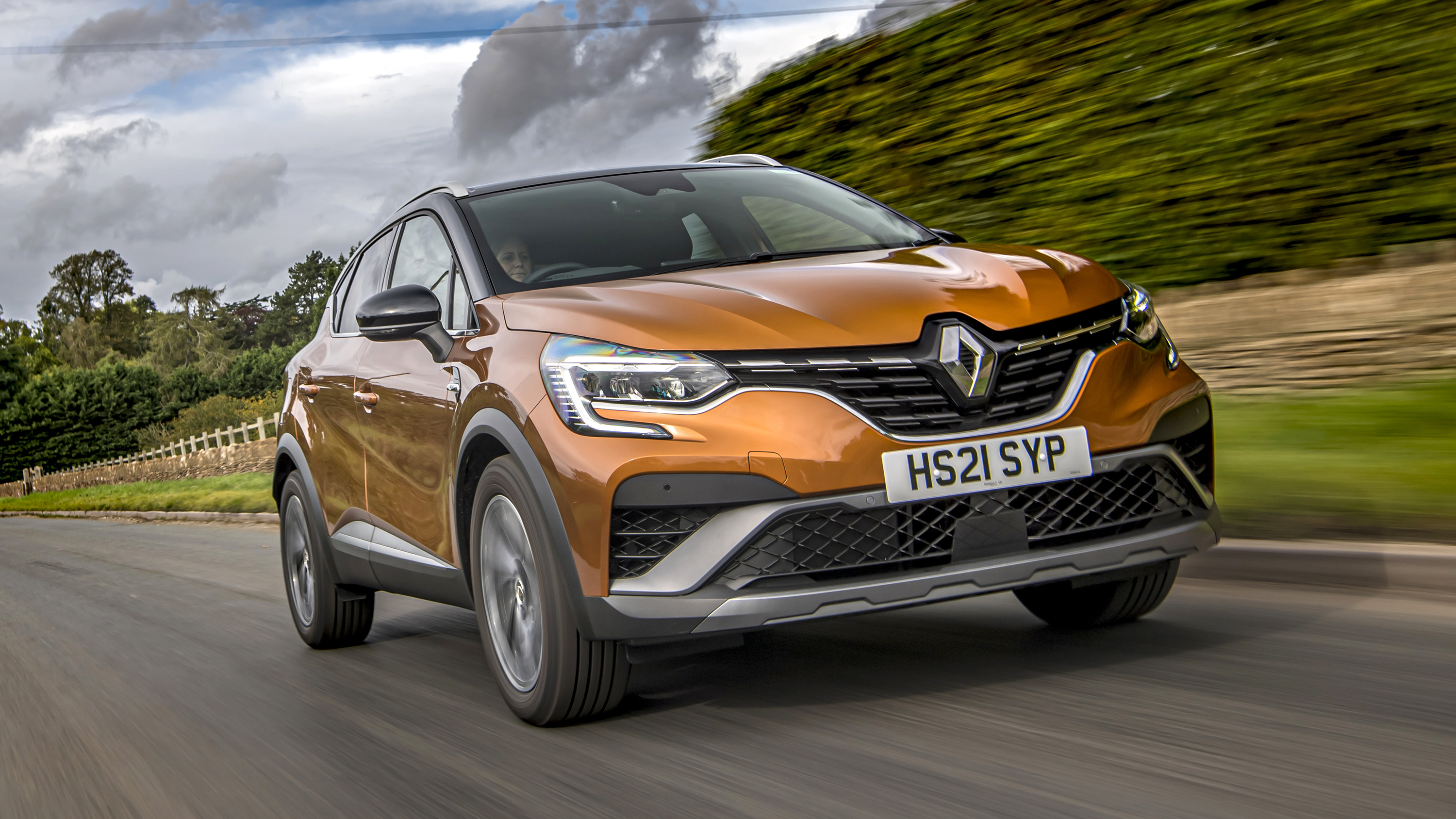 Renault Captur E-Tech Hybrid R.S Line action