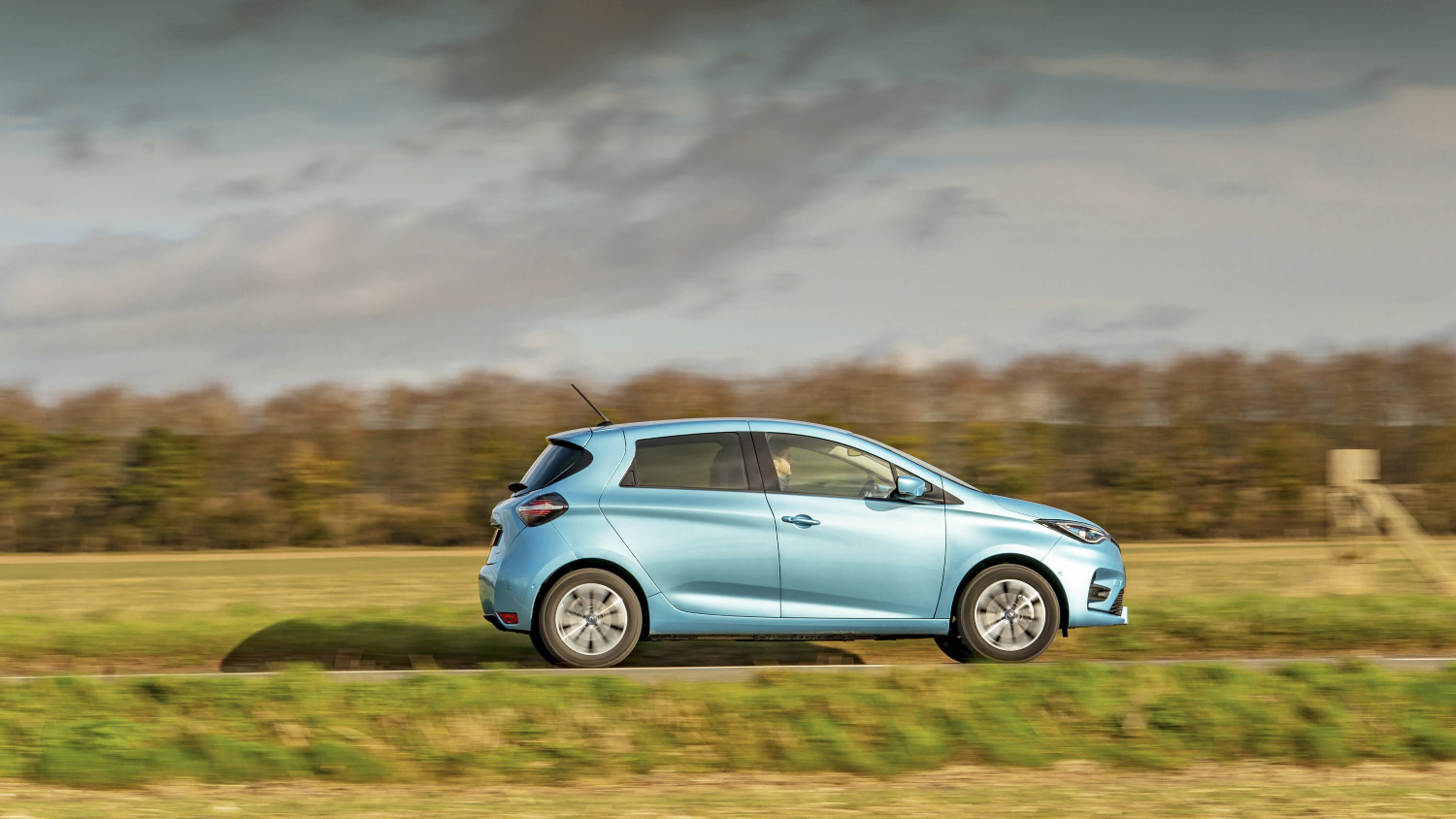 Renault Zoe E-Tech Electric blue side profile