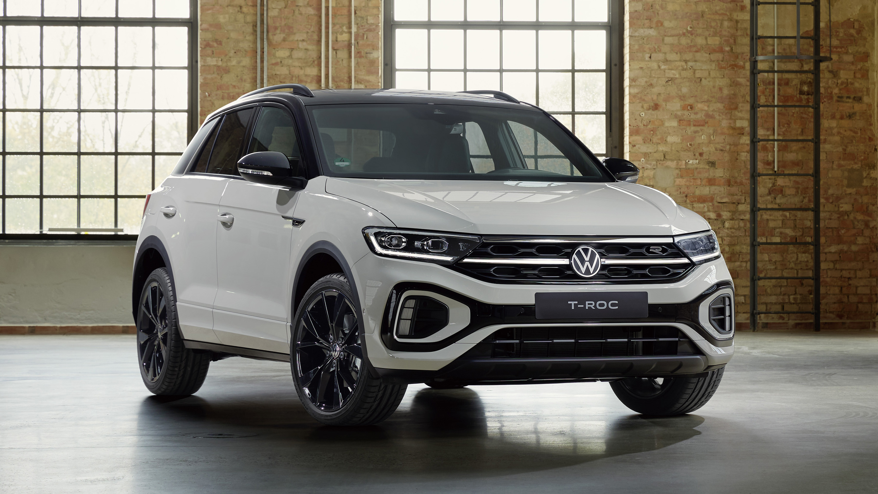 2022 Volkswagen T-Roc R-Line white front