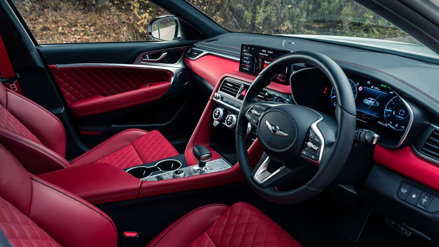 Genesis G70 Shooting Brake front seats