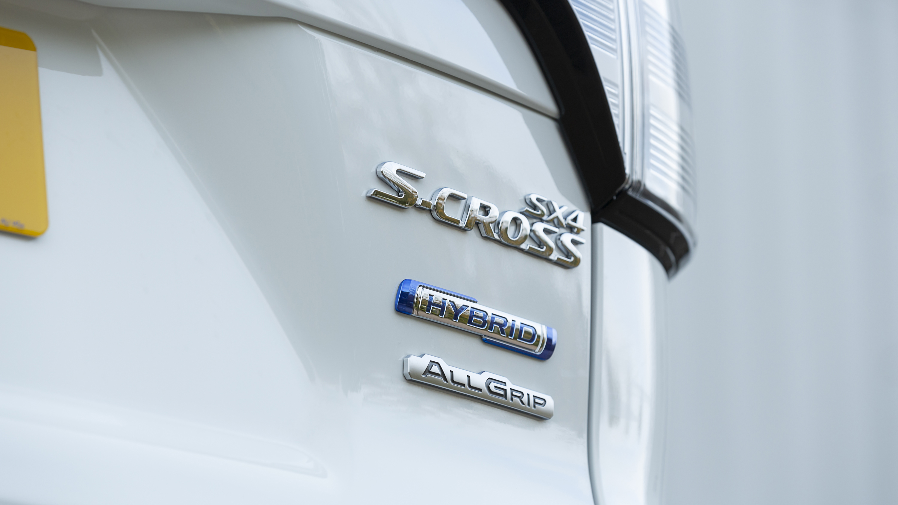 2022 Suzuki S-Cross white badges