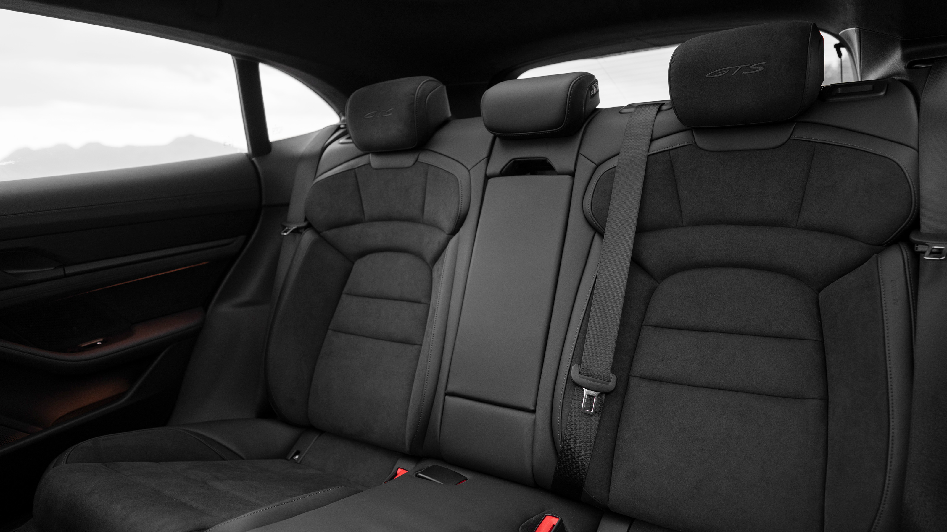 Porsche Taycan Sport Turismo back seats