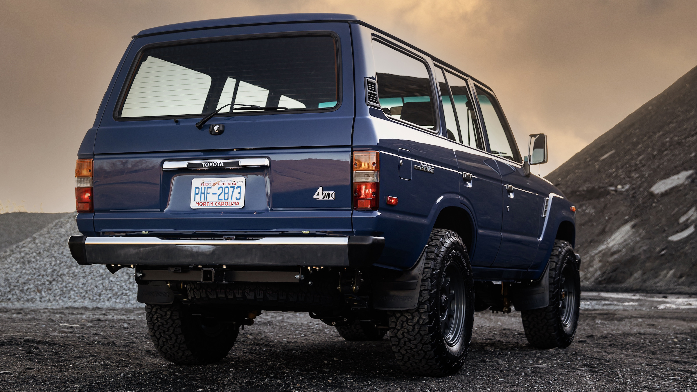 Toyota Land Cruiser FJ62 restomod