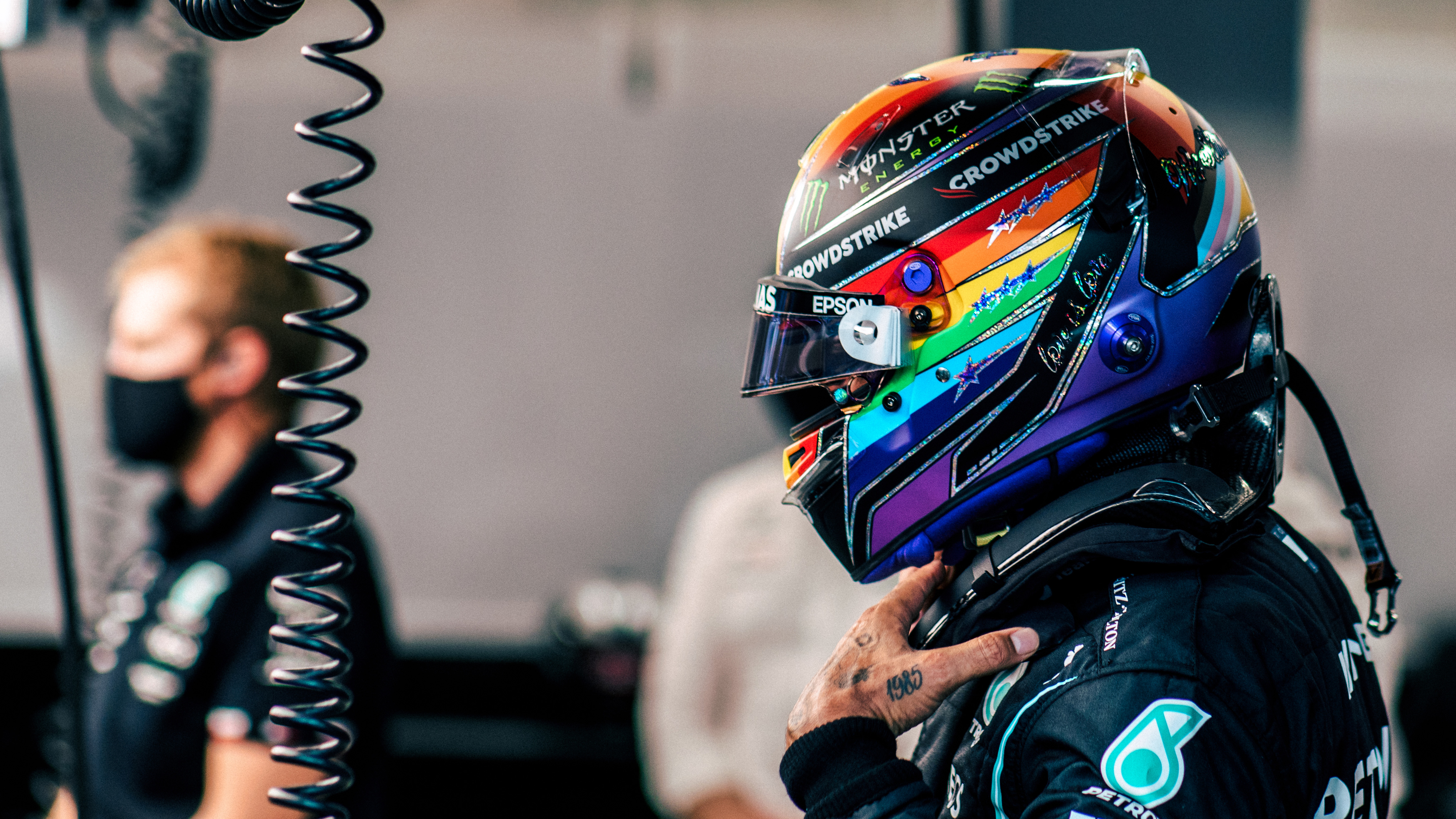 Lewis Hamilton legend helmet