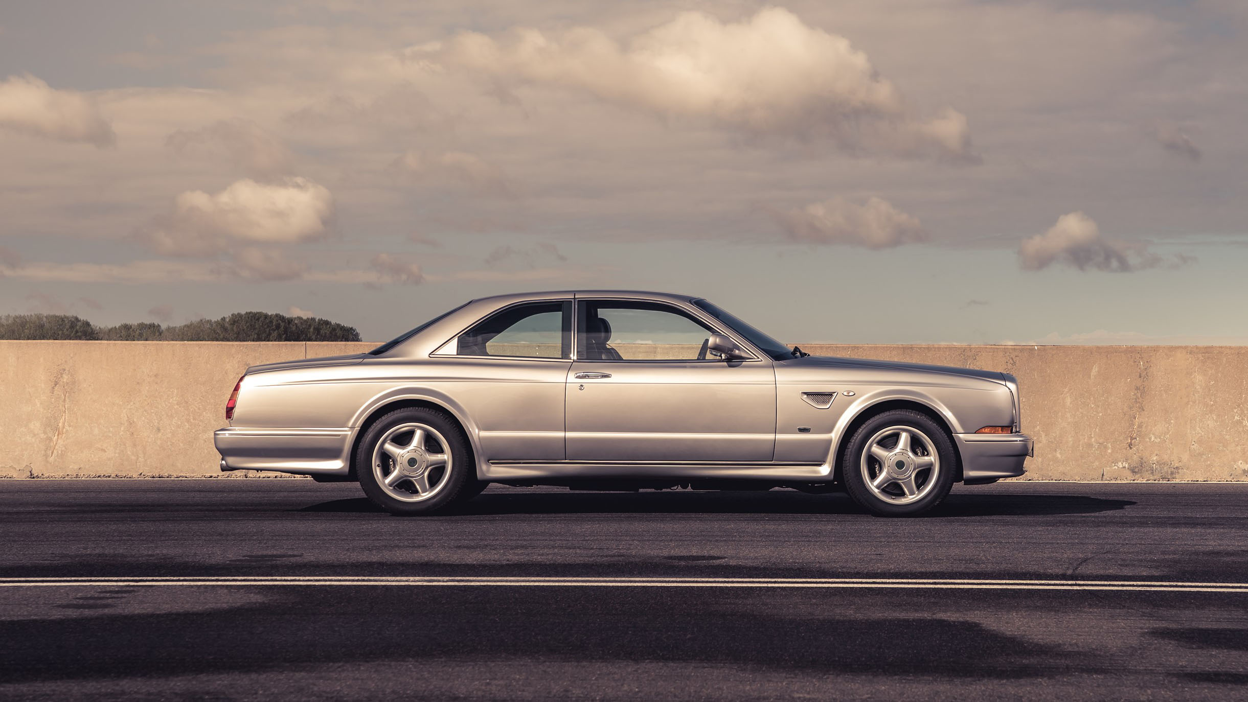 Bentley Continental R silver side profile