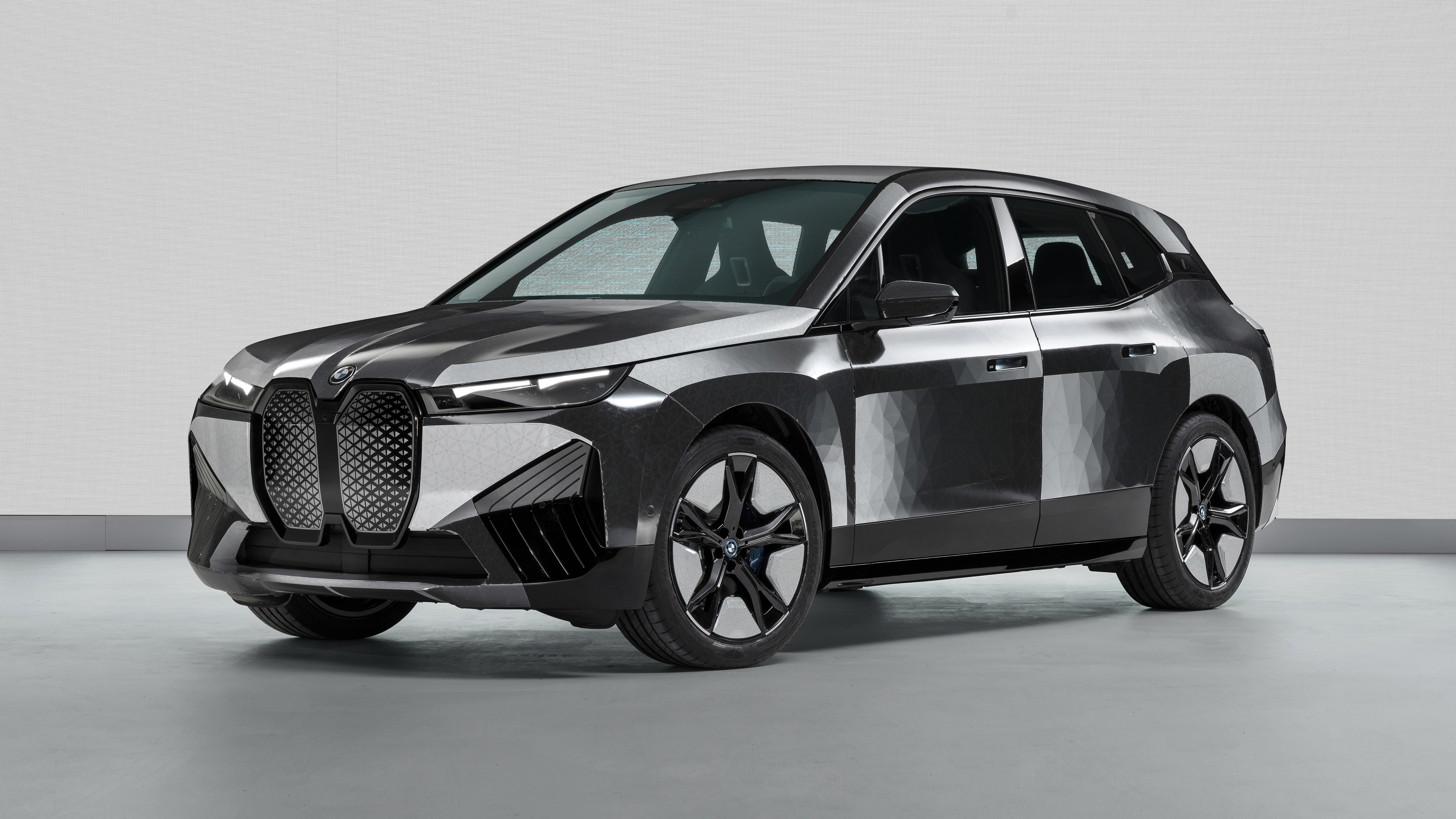 BMW iX Flow featuring E Ink front