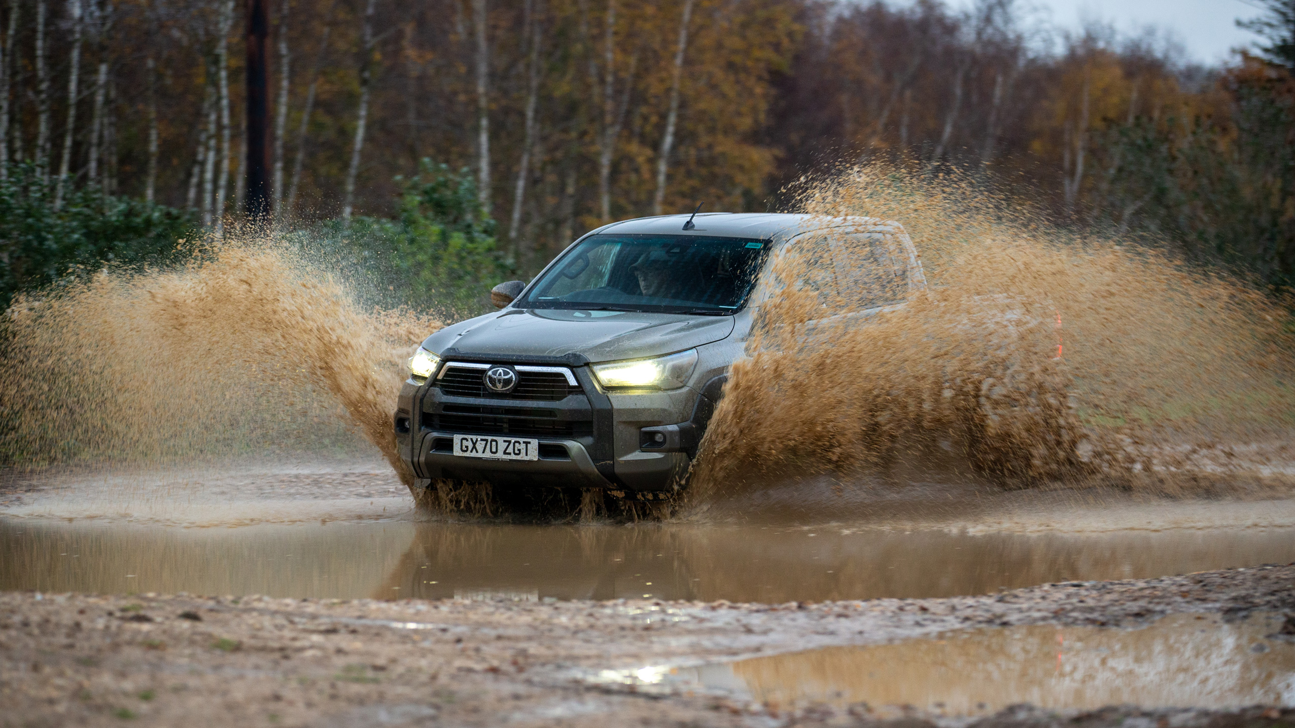 Toyota Hilux pick-up front