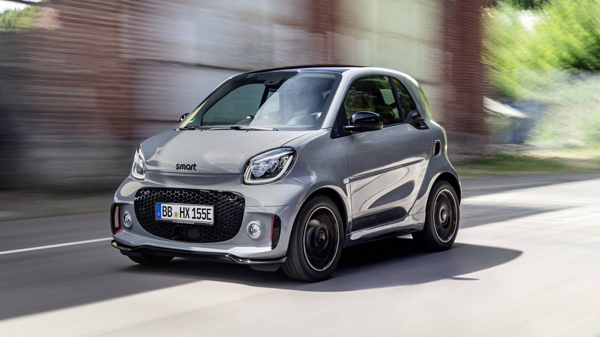 Smart Fortwo EQ front three quarters dynamic