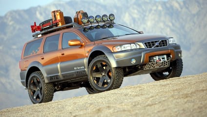 Volvo XC70 AT concept front/side view in front of mountains