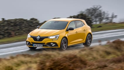 How many cars did Renault sell in 2021? 1,751,089