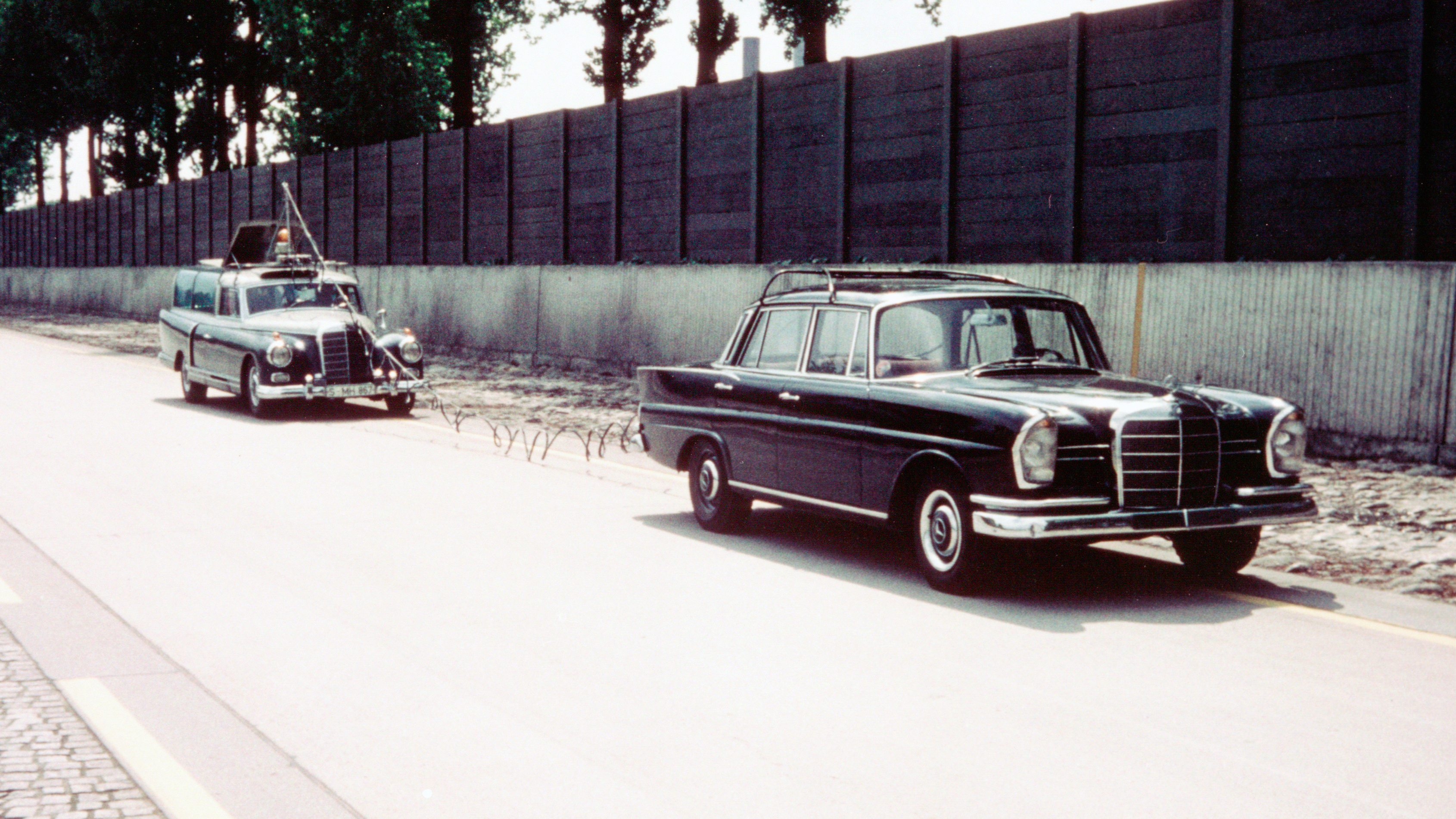 Mercedes Benz 300 measuring car