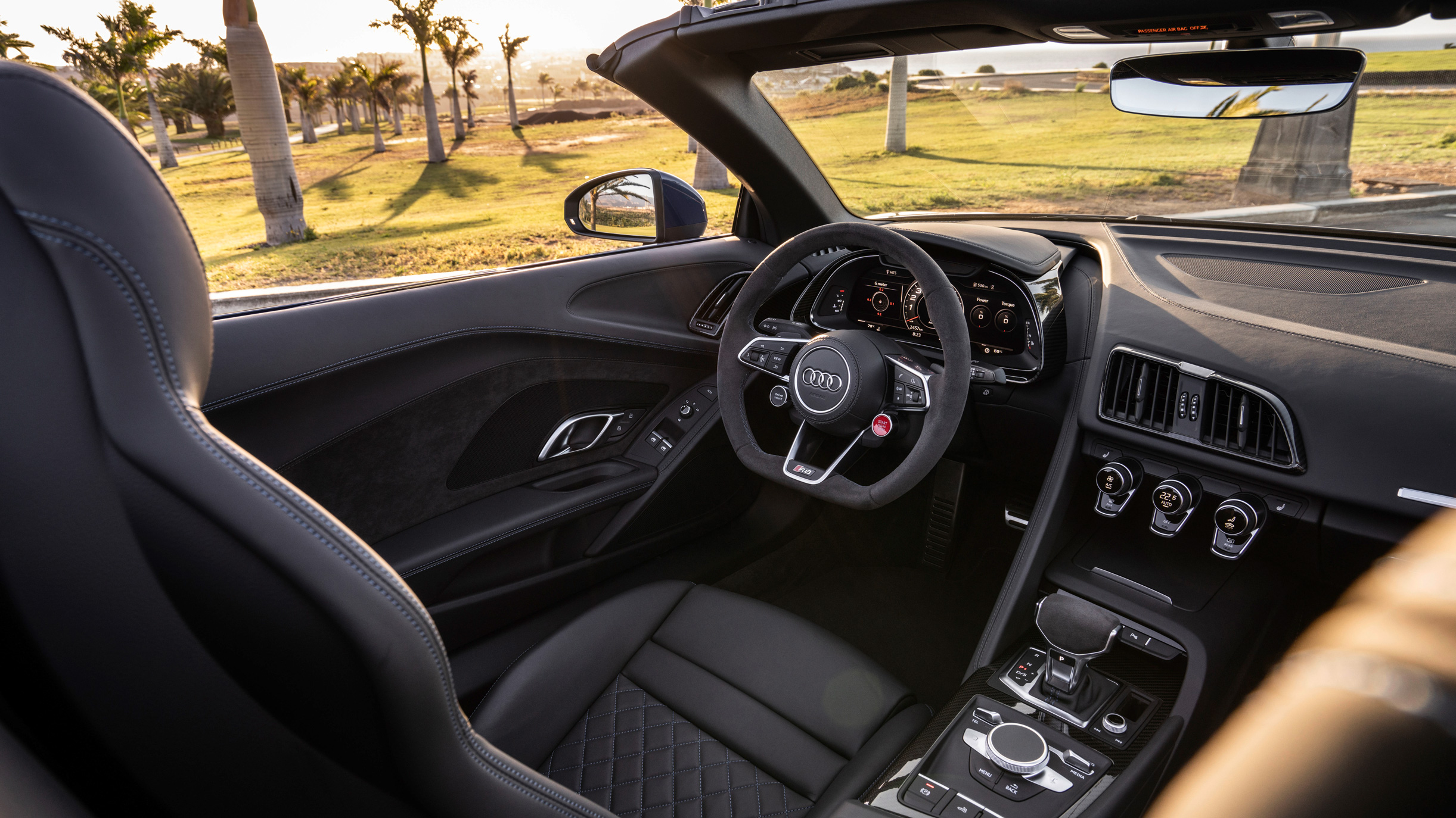 Audi R8 Spyder interior