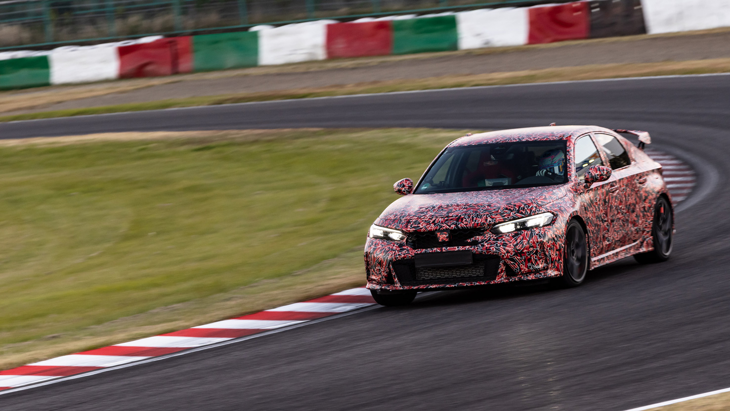 Honda Civic Type R lap record Suzuka cornering