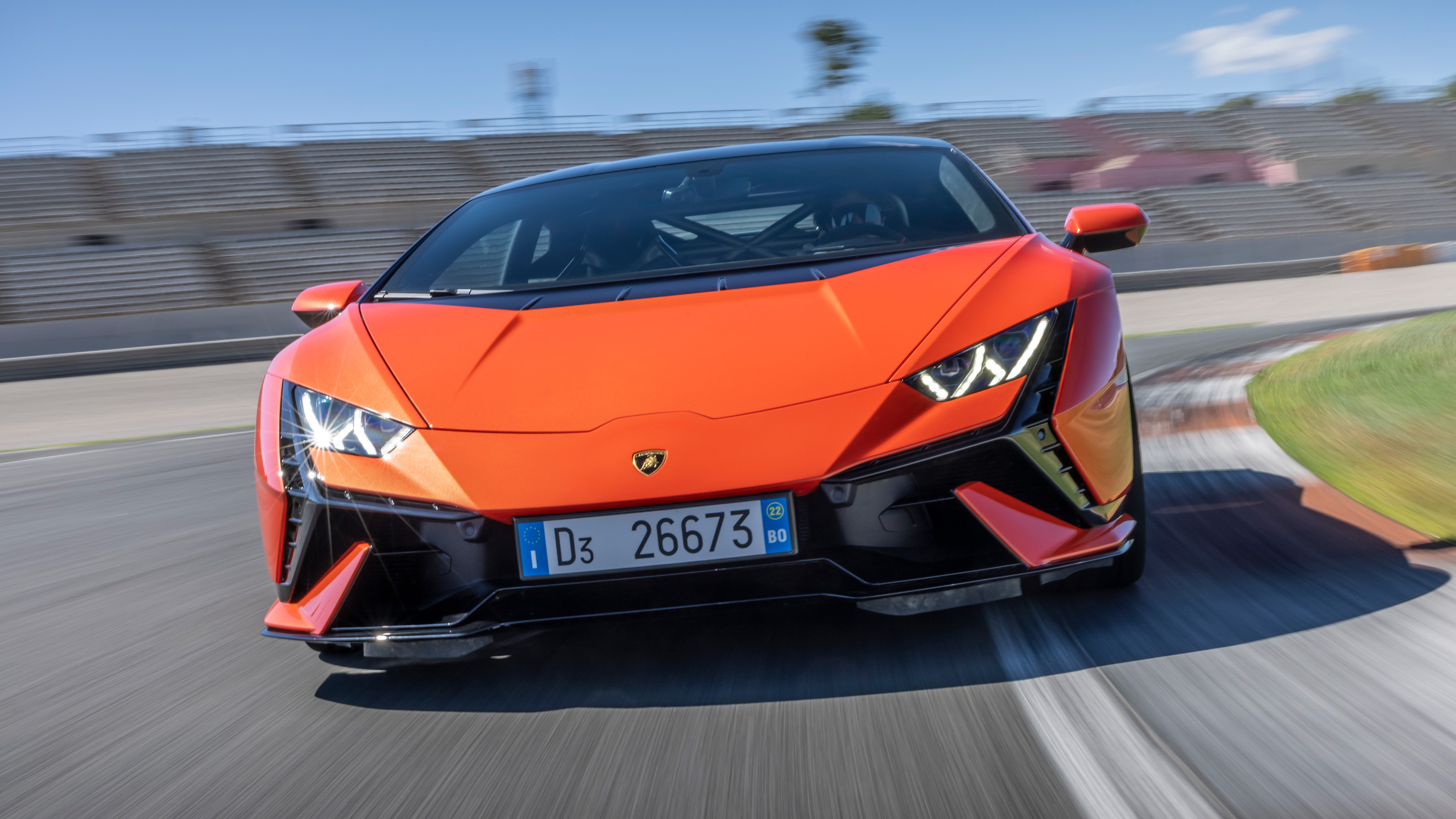 Lamborghini Huracan Tecnica front