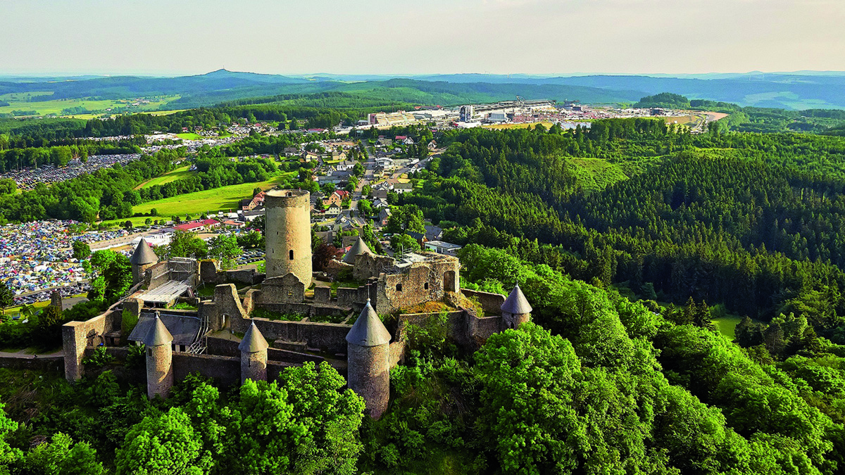 Nürburgring 24 Hours – the Nurburg castle