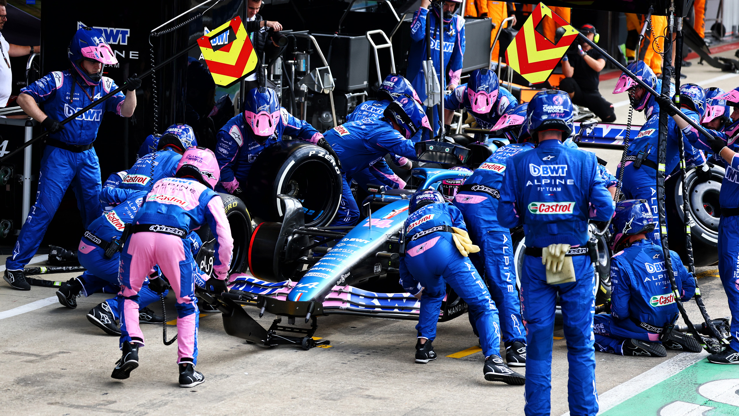 Alpine F1 British GP pit stop