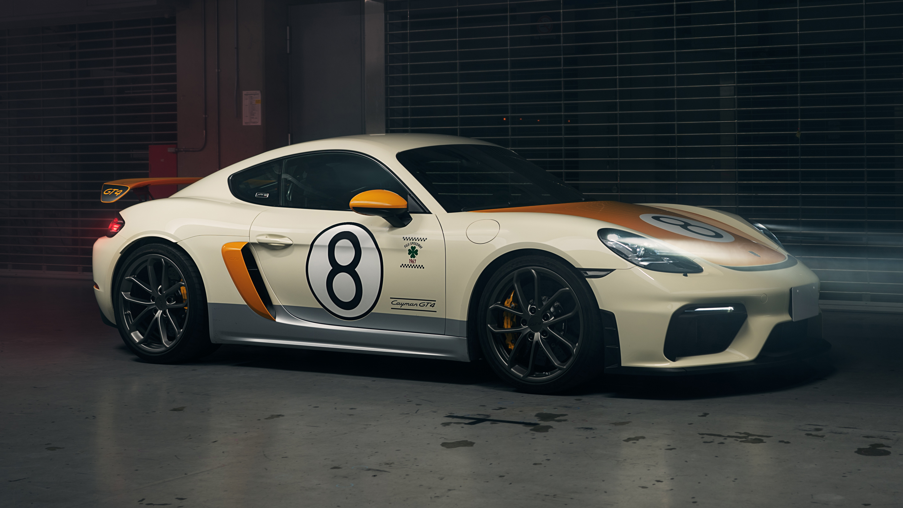 Porsche 718 Cayman GT4 Tribute to 906