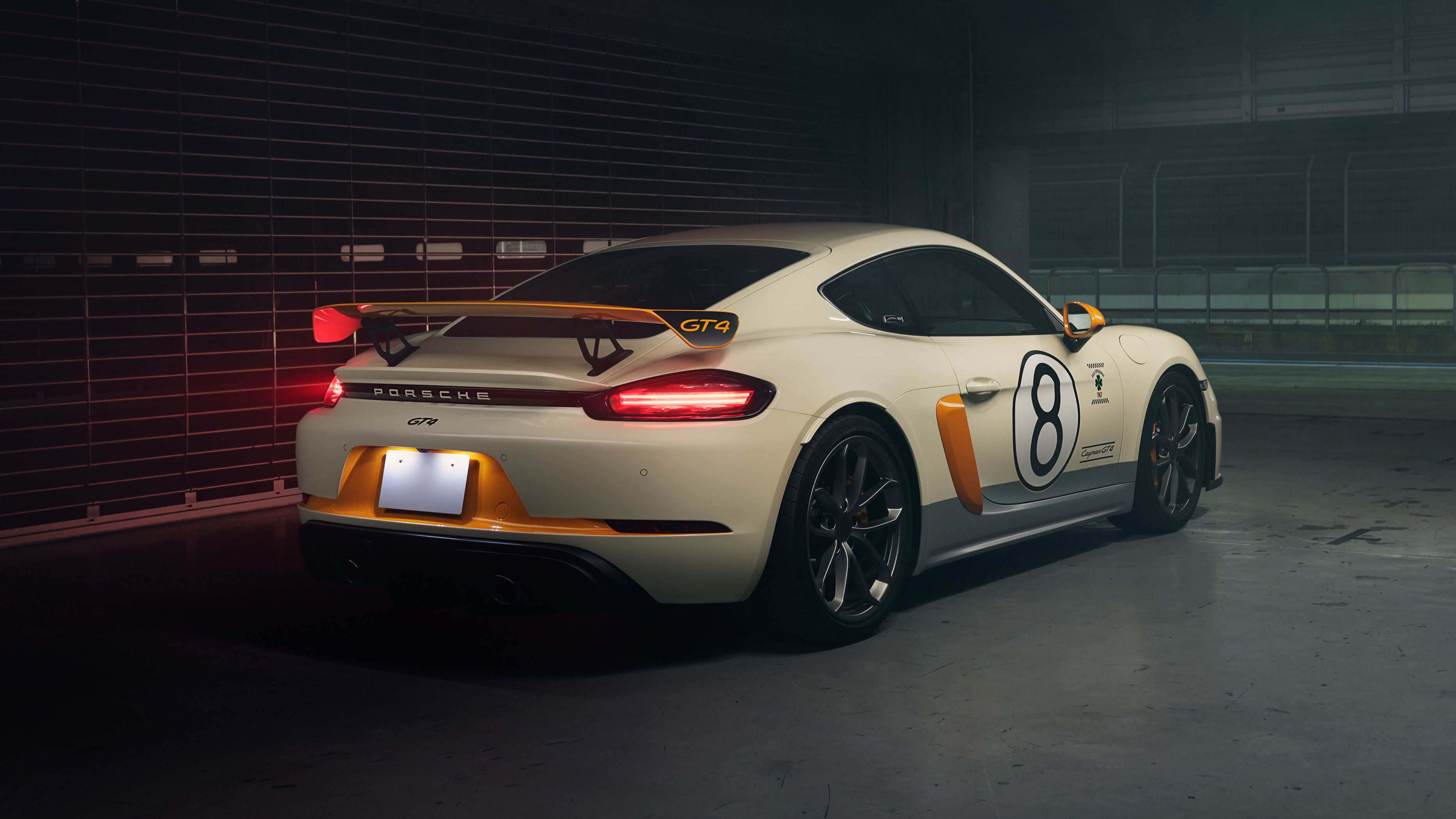 Porsche 718 Cayman GT4 Tribute to 906