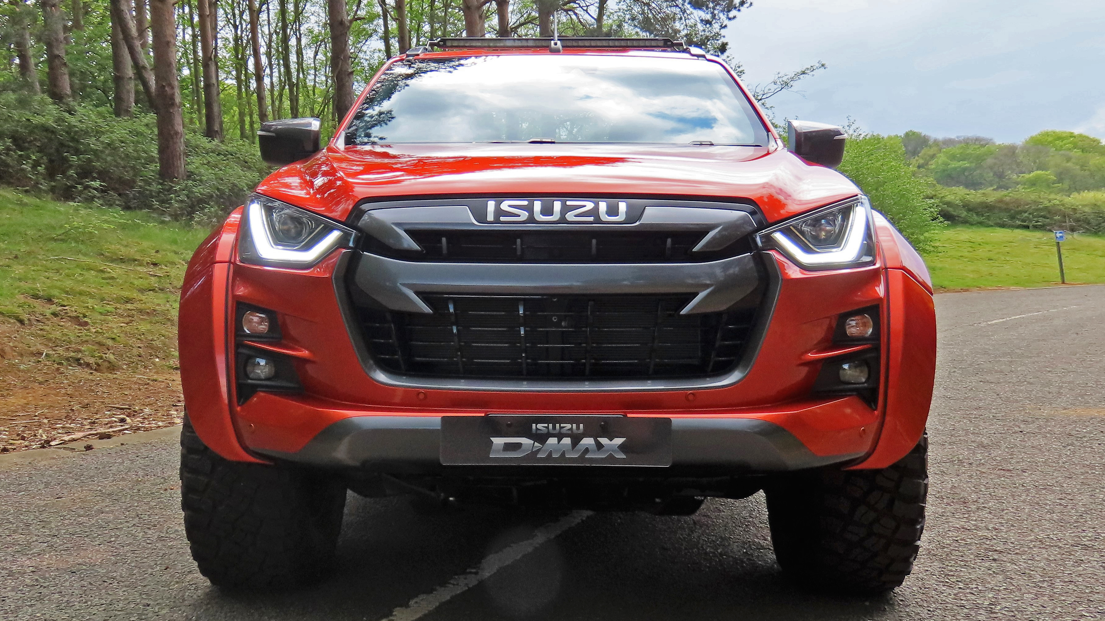 Isuzu D-Max Arctic Trucks AT35 front