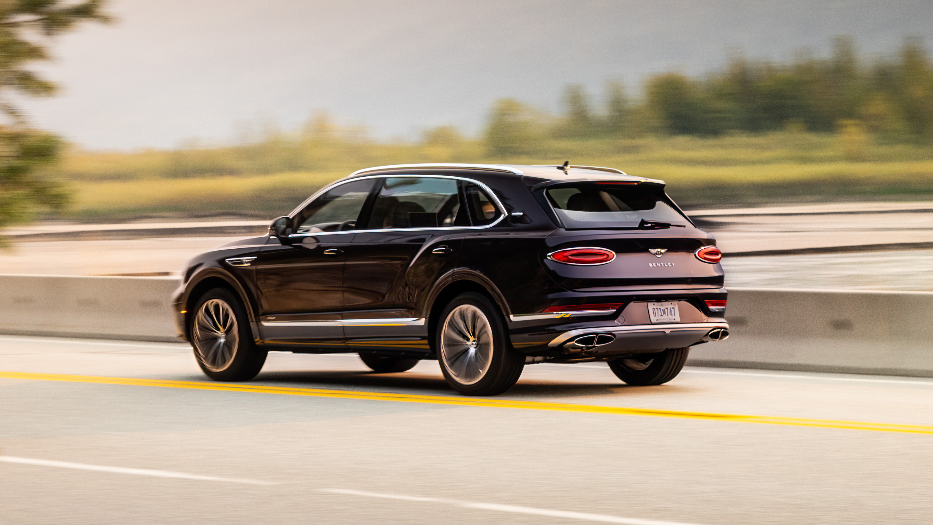 Bentley Bentayga EWB rear