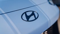 Hyundai RN22e badge