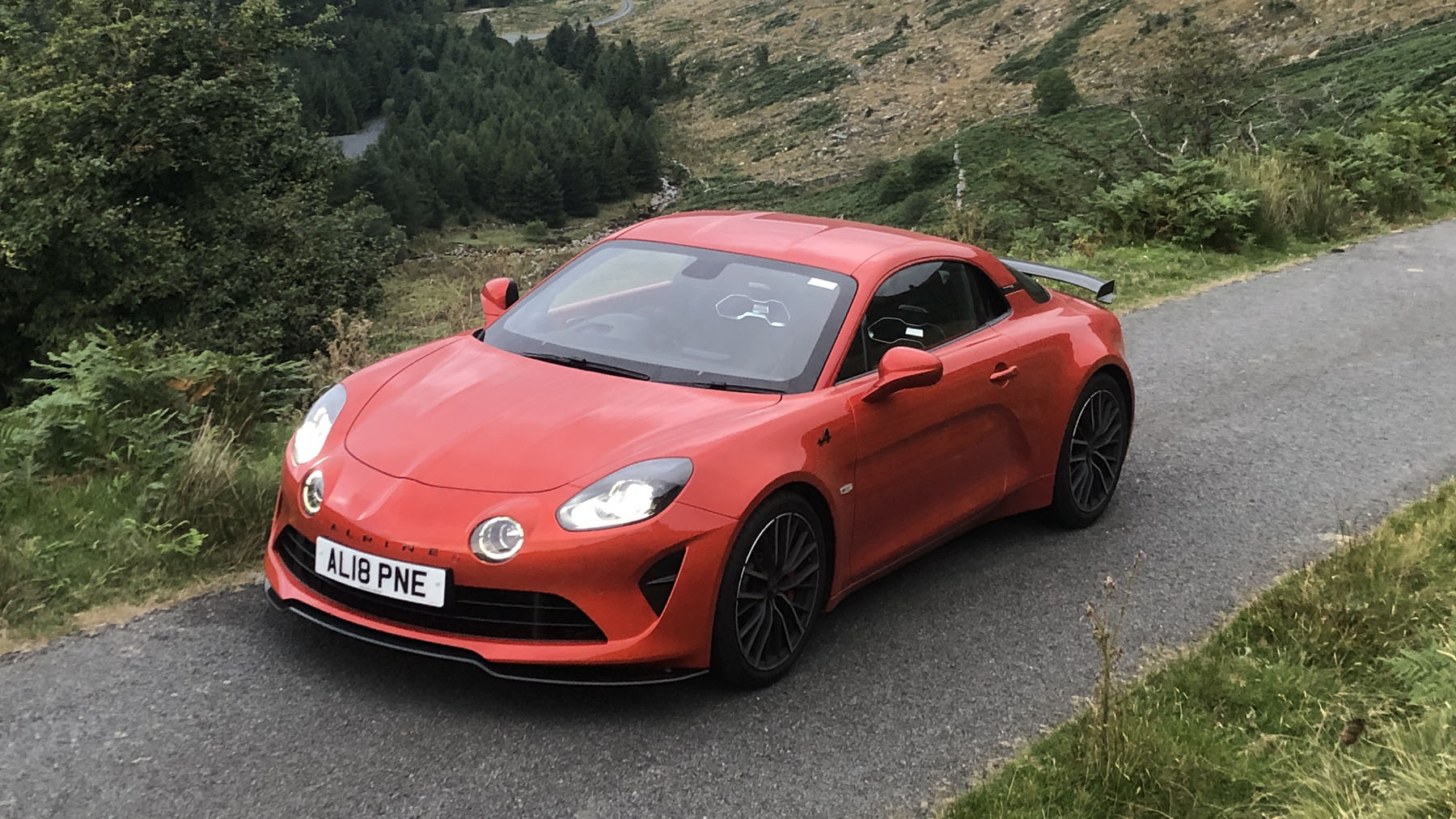 Alpine A110S vs Bentley Bentayga hybrid 