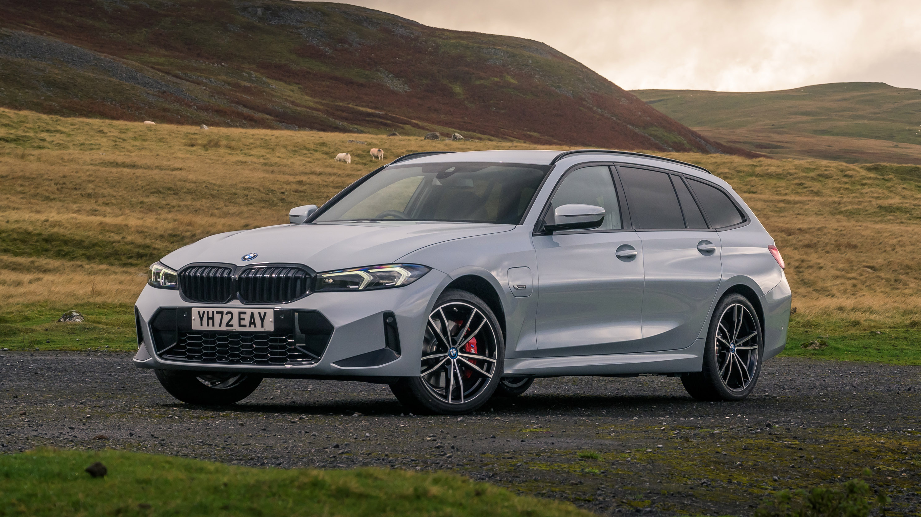 BMW 3 Series Touring Top Gear review 330e M Sport PHEV
