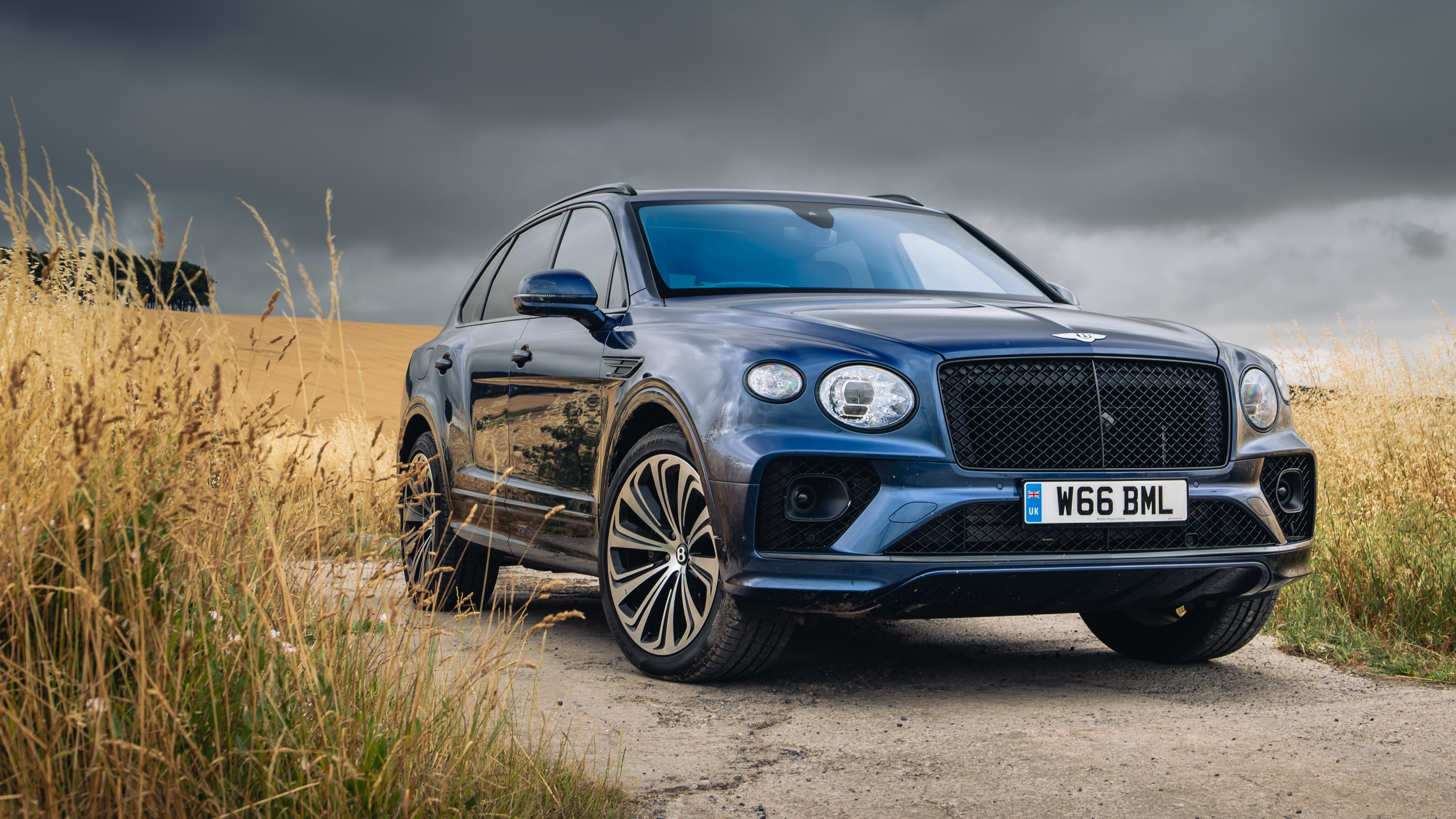 Bentley Bentayga Hybrid mobile office 