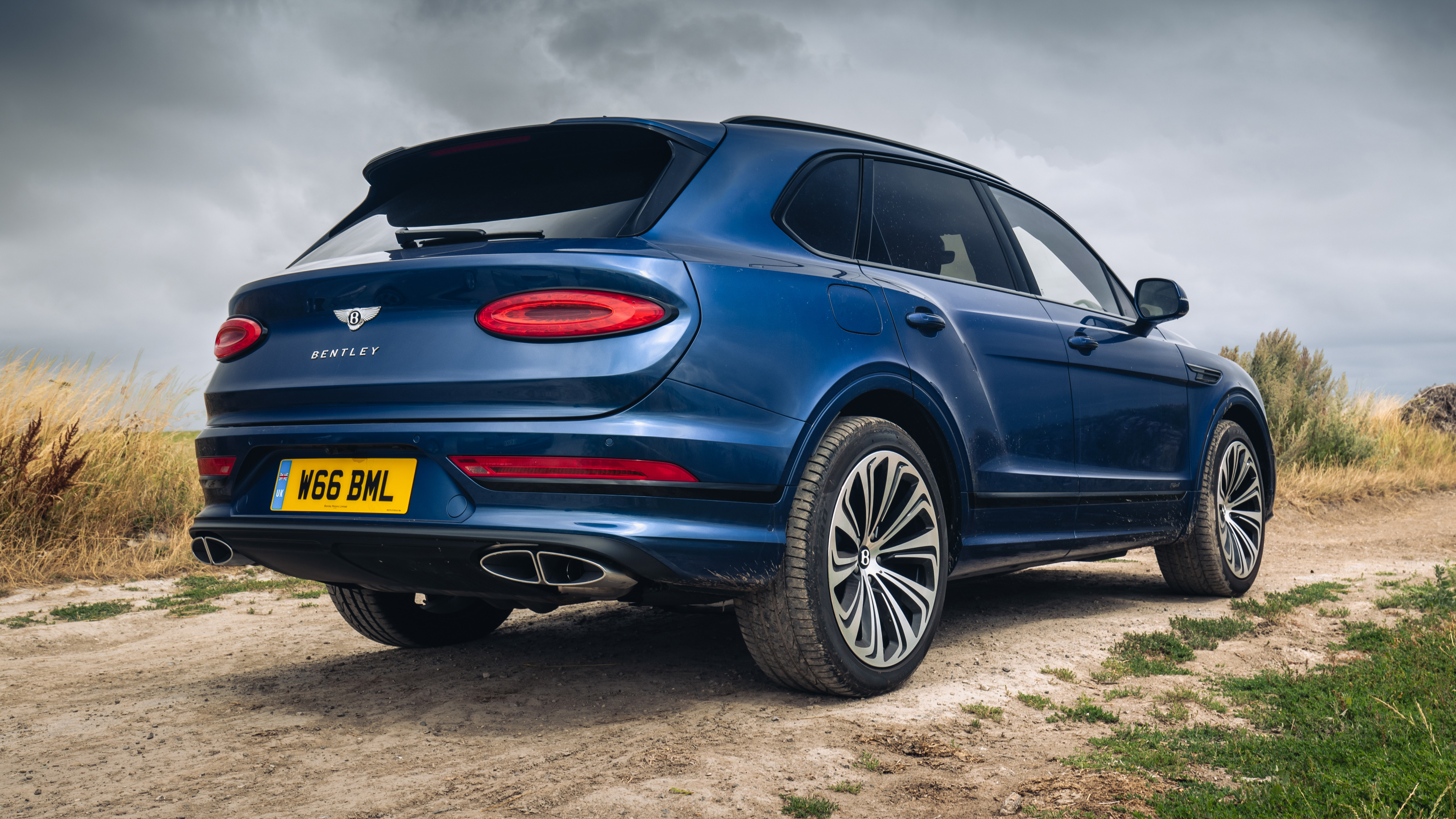 Bentley Bentayga Hybrid mobile office 