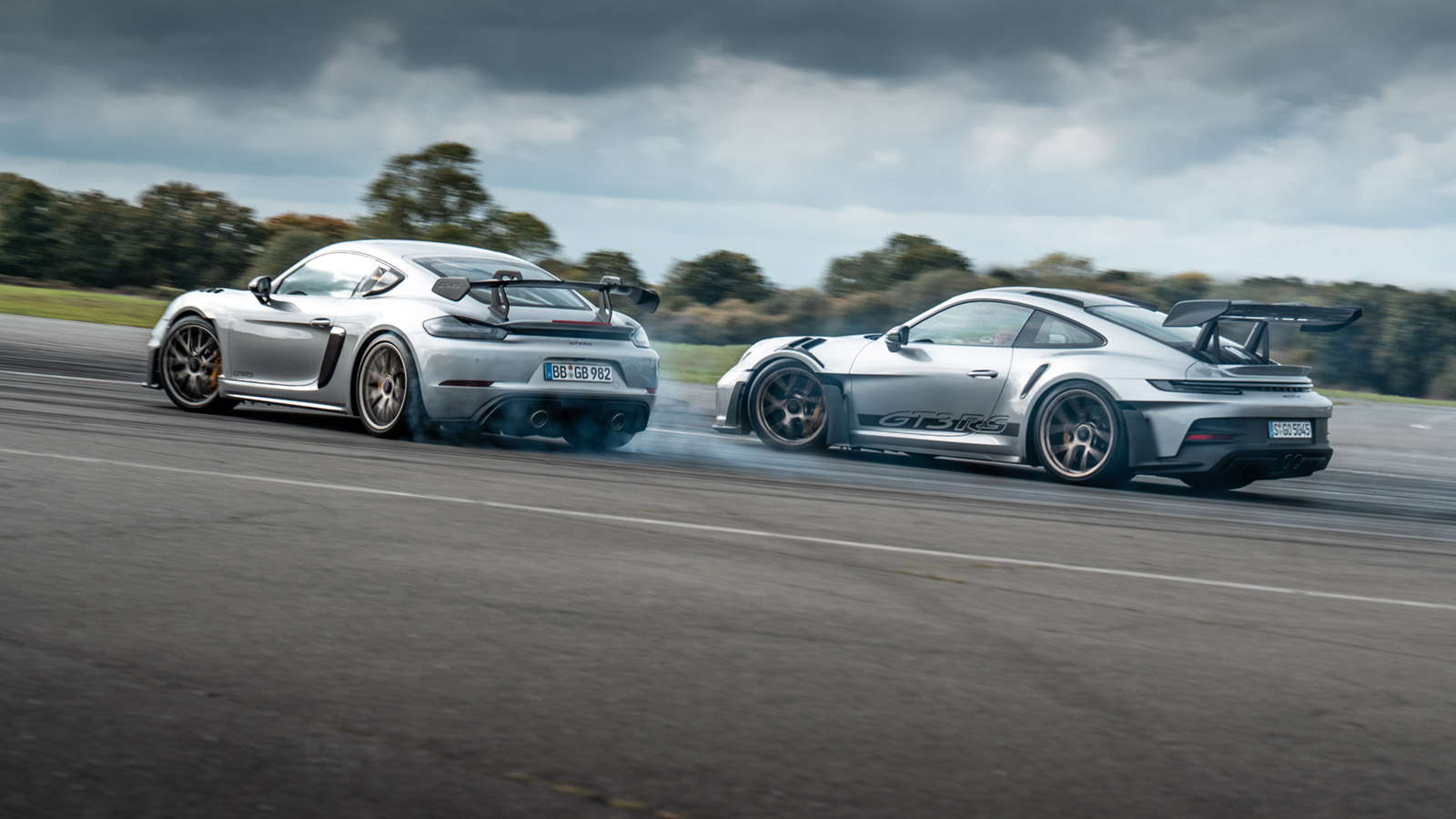 Porsche GT3 RS and GT4 RS drifting