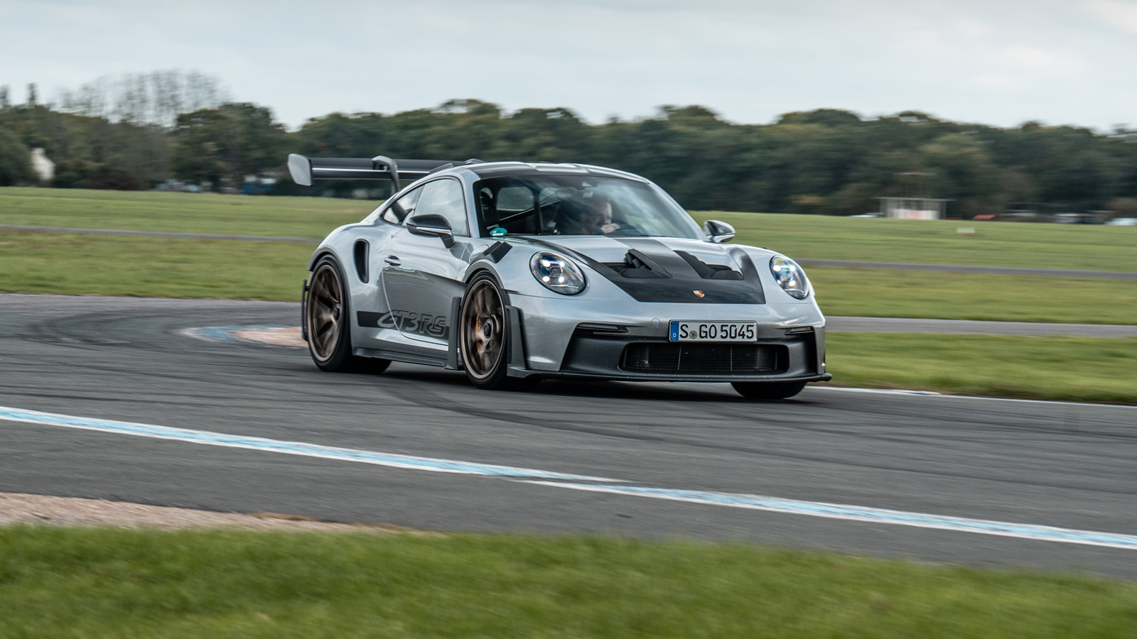 Porsche 911 GT3 RS dynamic front