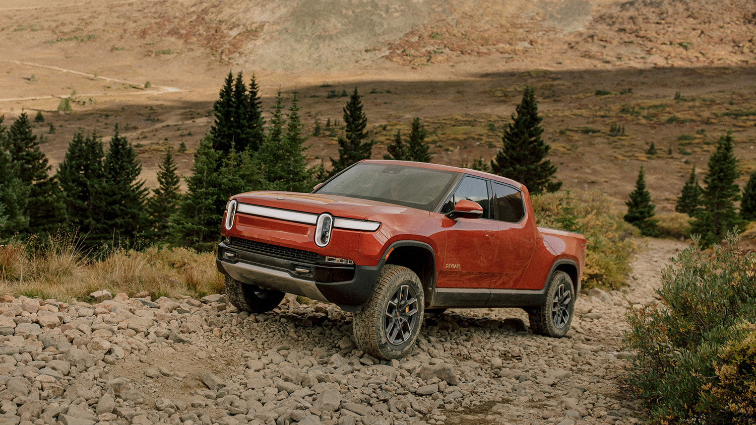 Rivian R1T offroading front end