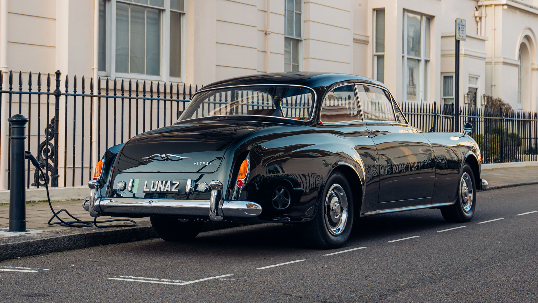 1961 Bentley S2 Continental upcyled by Lunaz Design