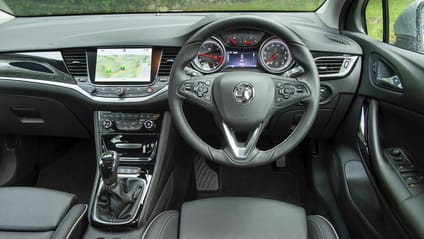 What’s the interior of the Vauxhall Astra like? 